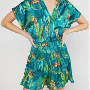 Entro Women's Green Satin Tropical Cheetah Print Top and Shorts Size Medium NWOT